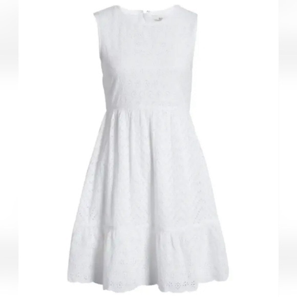 Vineyard Vines White Eyelet Ruffle Bottom Fit N Flare Allamanda Dress—2 - Picture 4 of 15